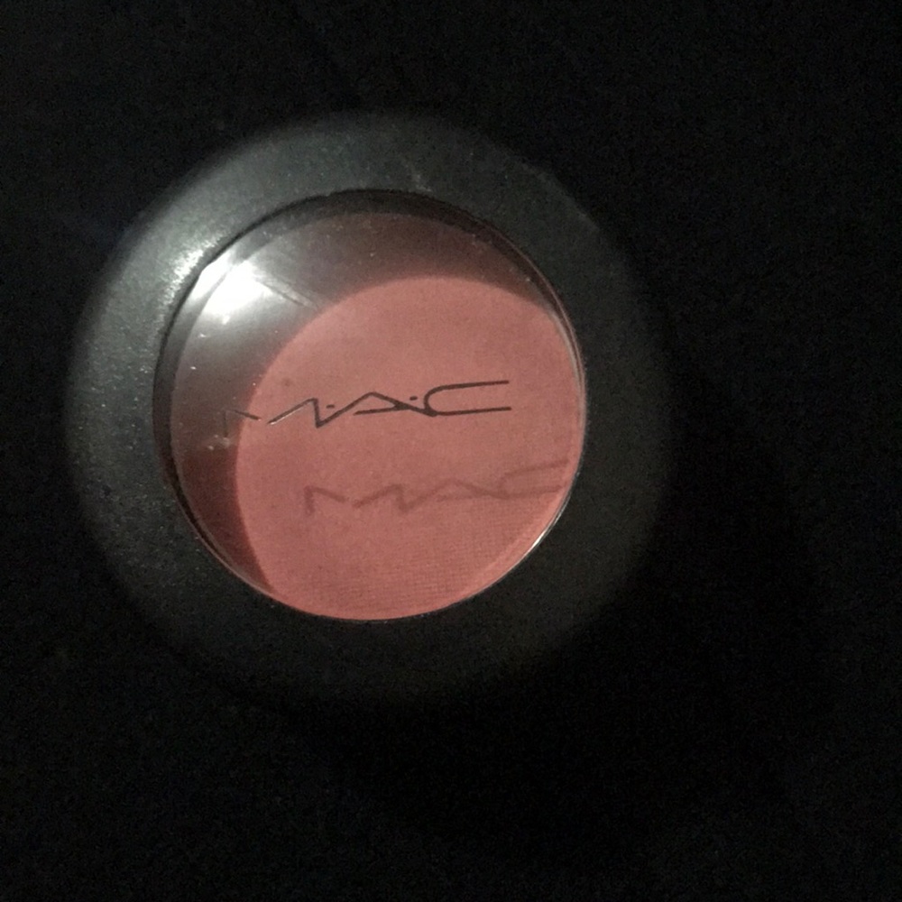 Mac single eye shadow